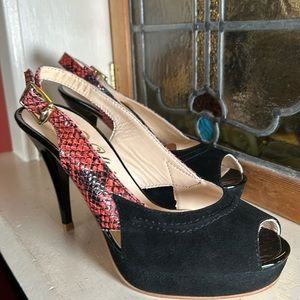 Gorgeous all leather pumps by Ulla's Fine Shoes Size 6.5